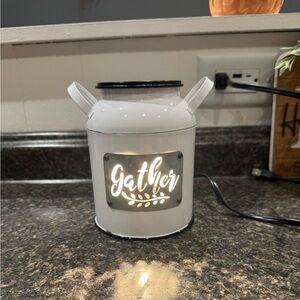 White Gather Wax Warmer